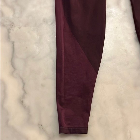 PINK Victoria's Secret Red Burgundy Athletic Seamless Stretch Leggings - Picture 5 of 6